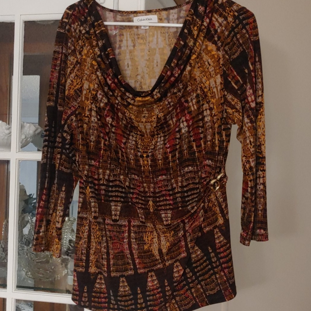 Very nice top brown beige black.